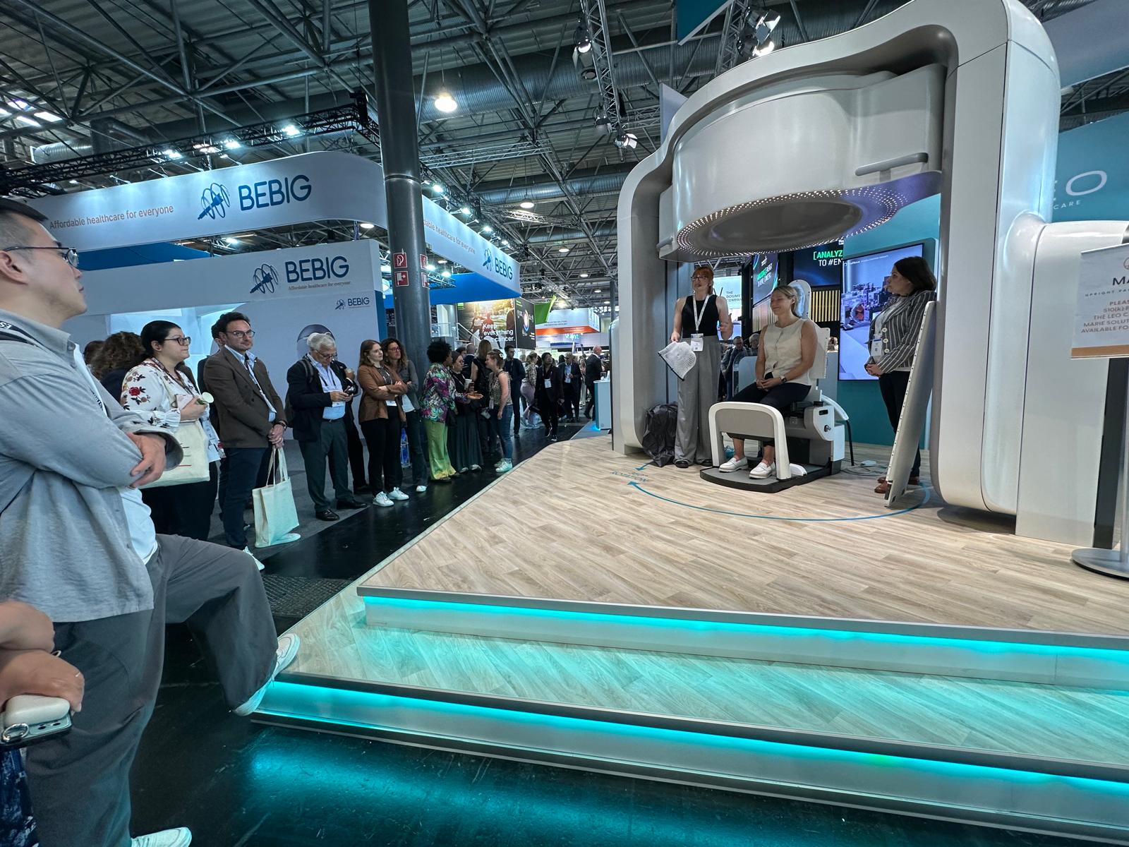 Leo Cancer Care presenting the new CQ Medical head and neck backrest compatible with their upright solutions