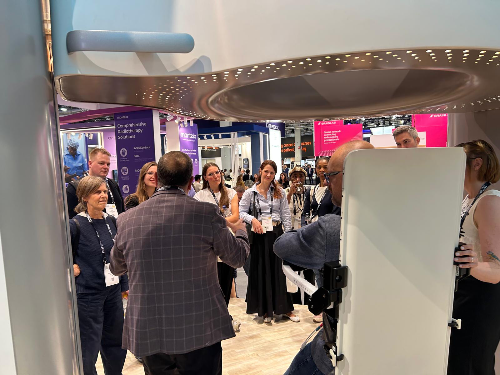 Demo using upright arm positioner from CQ Medical